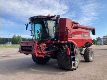 Зернозбиральний комбайн CASE IH