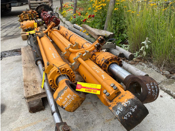 Гідроциліндр в категорії Будівельна техніка Samsung SE 210: фото 2 Гідроциліндр в категорії Будівельна техніка Samsung SE 210: фото 2