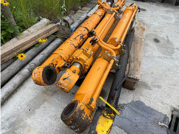 Гідроциліндр в категорії Будівельна техніка Samsung SE 210: фото 4 Гідроциліндр в категорії Будівельна техніка Samsung SE 210: фото 4