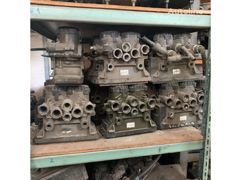 Гальмівний клапан в категорії Вантажівки Knorr-Bremse Dwukanałowy 81.52106.6042   MAN TGA TGX TGS truck: фото 4