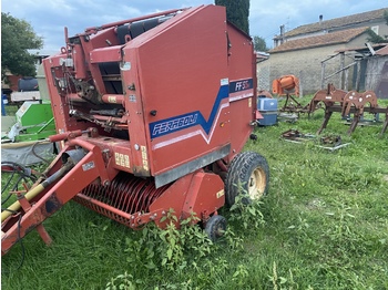 Прес-підбирач рулонний FERABOLI