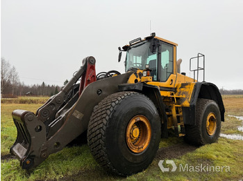 Колісний навантажувач VOLVO L220F