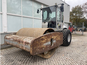 Каток CATERPILLAR