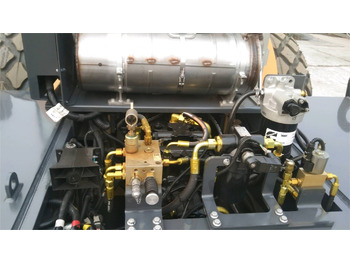 XCMG CV123 used 12ton single drum vibratory compactor price в лізинг XCMG CV123 used 12ton single drum vibratory compactor price: фото 4