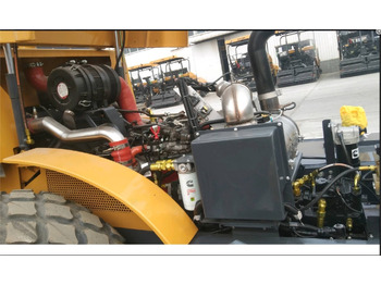 XCMG CV123 used 12ton single drum vibratory compactor price в лізинг XCMG CV123 used 12ton single drum vibratory compactor price: фото 5
