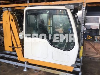 Кабіна й інтер'єр LIEBHERR