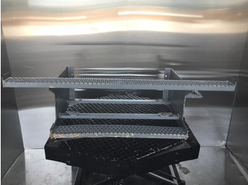 Кабіна й інтер'єр LIEBHERR