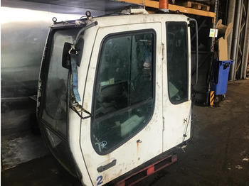 Кабіна й інтер'єр LIEBHERR