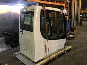 Кабіна й інтер'єр LIEBHERR