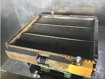 Радіатор LIEBHERR