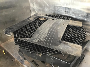 Кабіна й інтер'єр LIEBHERR