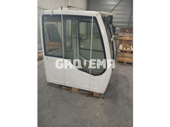 Кабіна й інтер'єр LIEBHERR