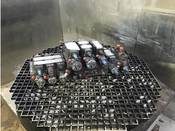 Гідравліка LIEBHERR