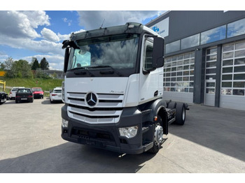 Вантажівка шасі MERCEDES-BENZ Antos