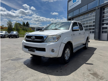 Пікап TOYOTA Hilux