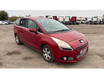 Легковий автомобіль PEUGEOT