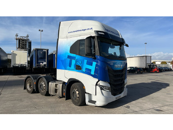 : фото в шапці сторінки