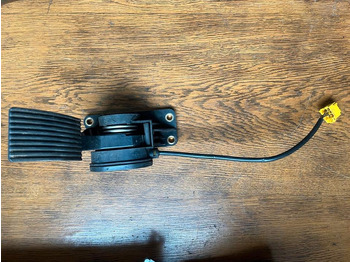 Педаль MERCEDES-BENZ