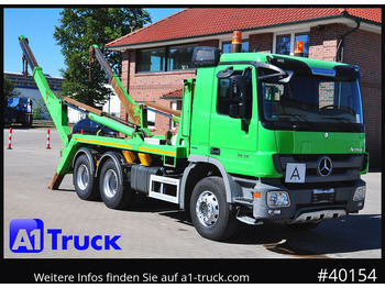 Скіповий навантажувач вантажівка MERCEDES-BENZ Actros 2536