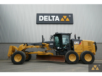 Грейдер CATERPILLAR 120