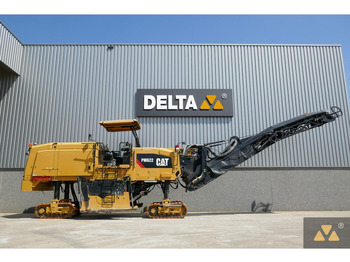 Асфальтоукладальна машина CATERPILLAR