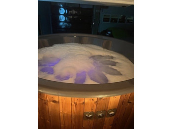 Новий Причіп дача Izabella Wellnessanhänger mit Sauna und Whirlpool, Stromaggregat: фото 4