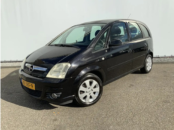 Хетчбек OPEL