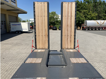 Новий Низькорамна платформа напівпричіп FAYMONVILLE 4(2+2)-Achs-Tele-Semi mit Radmulden und Rampen: фото 3
