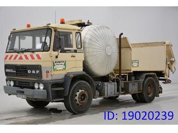 Самоскид вантажівка DAF