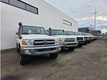 Пікап TOYOTA Land Cruiser
