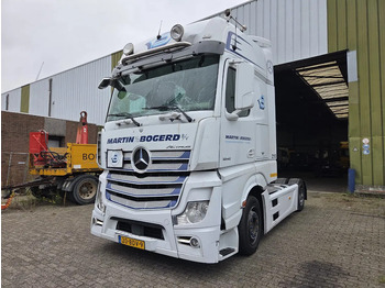 Тягач MERCEDES-BENZ Actros 1842