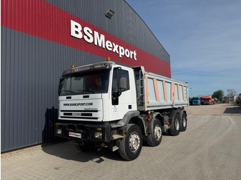 Самоскид вантажівка IVECO Trakker