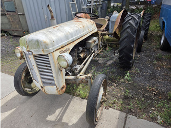 Трактор MASSEY FERGUSON