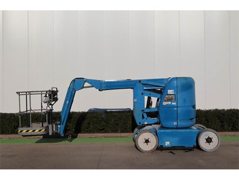Колінчастий підйомник MANITOU