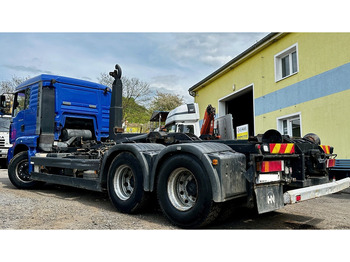 Гаковий мультиліфт вантажівка MAN TGA 26.460: фото 2