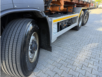 Самоскид вантажівка, Вантажівка з маніпулятором MAN TGS 28.400 6X4H-4 BL: фото 3