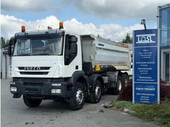 Самоскид вантажівка IVECO Trakker