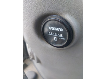 Гусеничний екскаватор Volvo EC 140 DL: фото 4