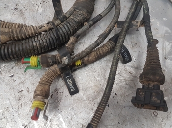 Кабелі/ Дроти в категорії Трактори New Holland T5.95, T5.105, T5.115 Transmission Back End Wiring Loom 47398405: фото 3