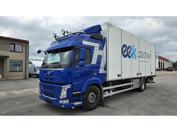 Вантажівка з закритим кузовом VOLVO FM 330