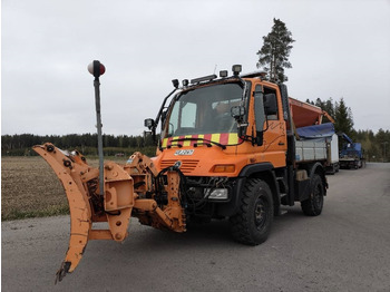 Снігоприбиральна машина UNIMOG