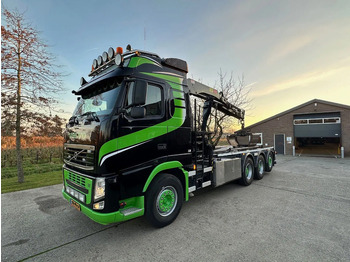 Вантажівка з маніпулятором VOLVO FH 540