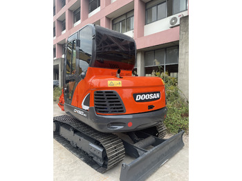 Гусеничний екскаватор DOOSAN DX60-9C