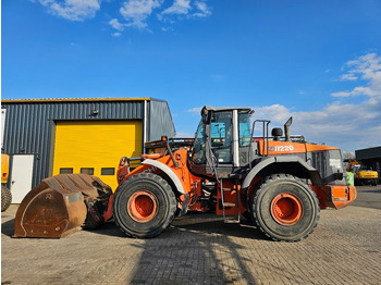 Колісний навантажувач HITACHI ZW220