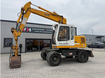 Колісний екскаватор LIEBHERR