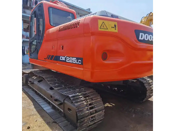 Гусеничний екскаватор DOOSAN DX225