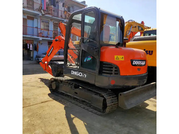Гусеничний екскаватор DOOSAN DH60