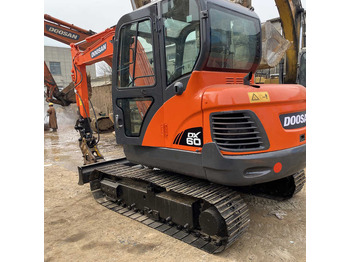 Гусеничний екскаватор DOOSAN DX60