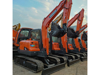Гусеничний екскаватор DOOSAN DX60