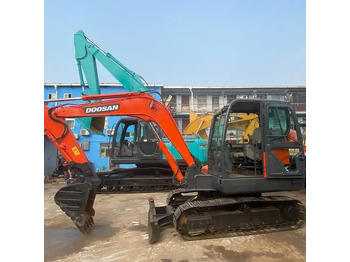 Гусеничний екскаватор DOOSAN DX60